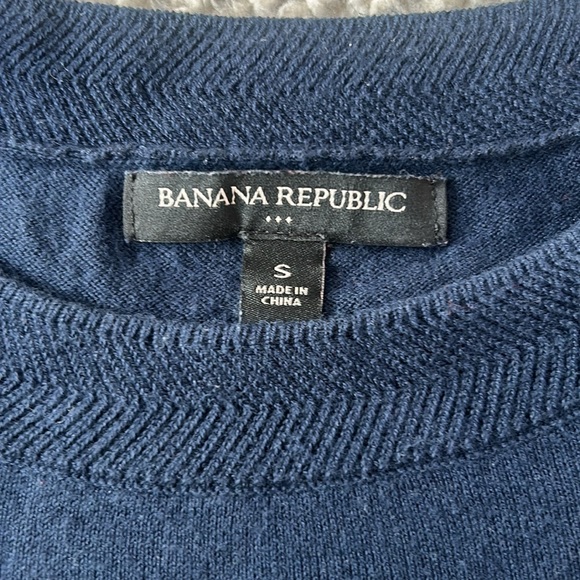 Banana Republic Crewneck Sweater - Picture 3 of 3